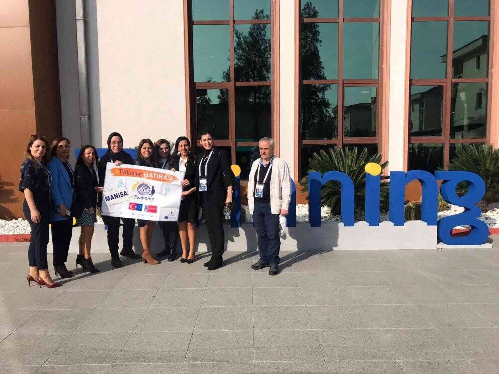 Manisalı 10 öğretmenin projesi ilk 200 projenin içinde yer aldı