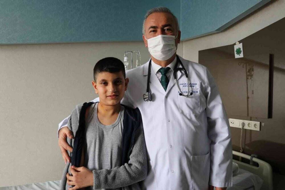 Masada kalırsın  denilen 12 yaşındaki çocuk  sağlığına kavuştu