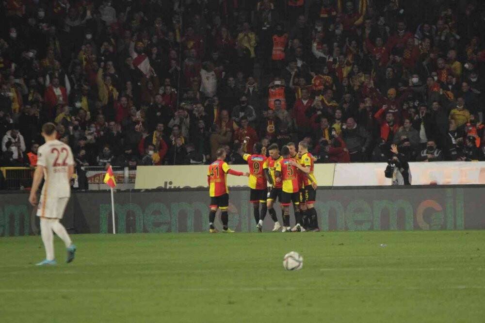 Spor Toto Süper Lig: Göztepe: 2 - Galatasaray: 3 (Maç Sonucu)