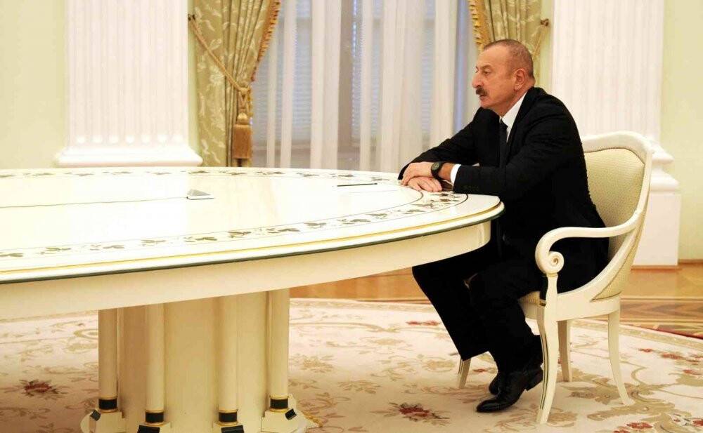 Aliyev, Moskova'da Putin ile görüştü