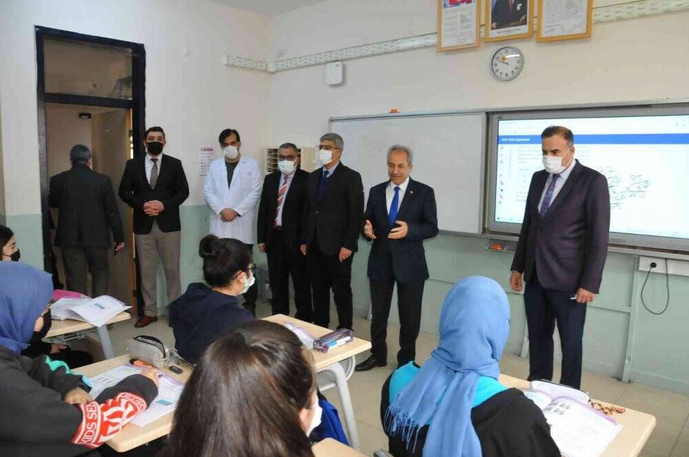 Başkan Akkaya Fen Lisesi öğrencileri ile buluştu