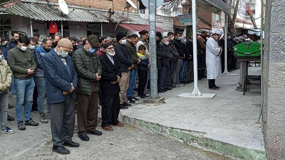 Cinayet kurbanı son yolculuğuna uğurlandı