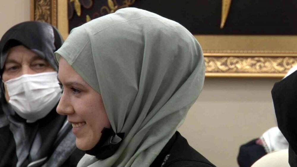 Müslümanların yaşamından etkilenen Alman vatandaşı İslamiyet’i seçti