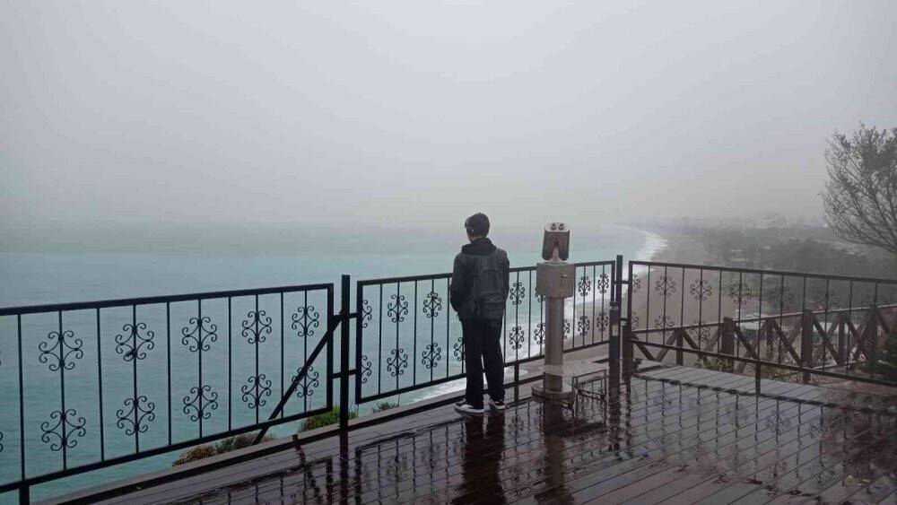 Antalya’da sağanak yağış