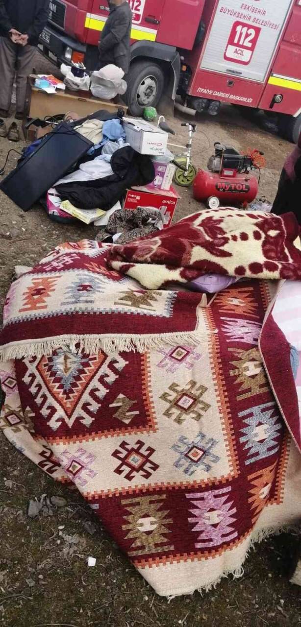 Sobadan sıçrayan köz yangın çıkarttı