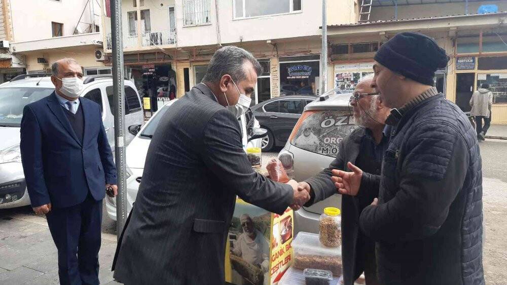 Afetzede gelen yardımın yarısını devlete iade etti