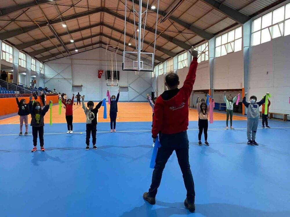 Gençlerin merakı okçuluk Akçakoca’da başladı
