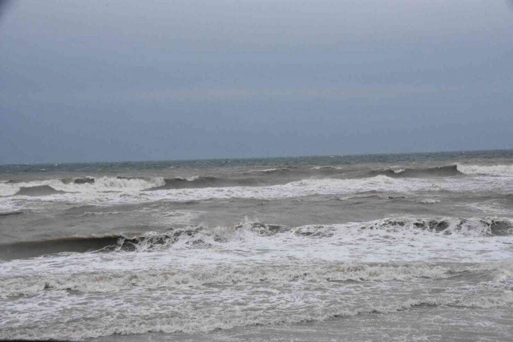 Karadeniz çamura büründü