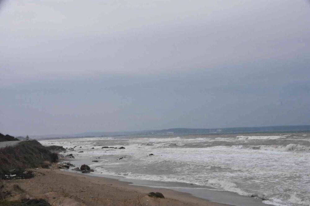 Karadeniz çamura büründü