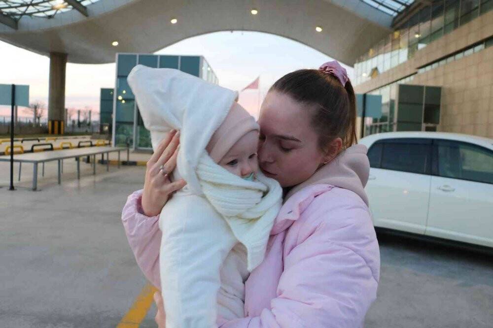 Ukrayna’dan Türkiye’ye kaçan gözü yaşlı kadının anlattıkları duygulandırdı