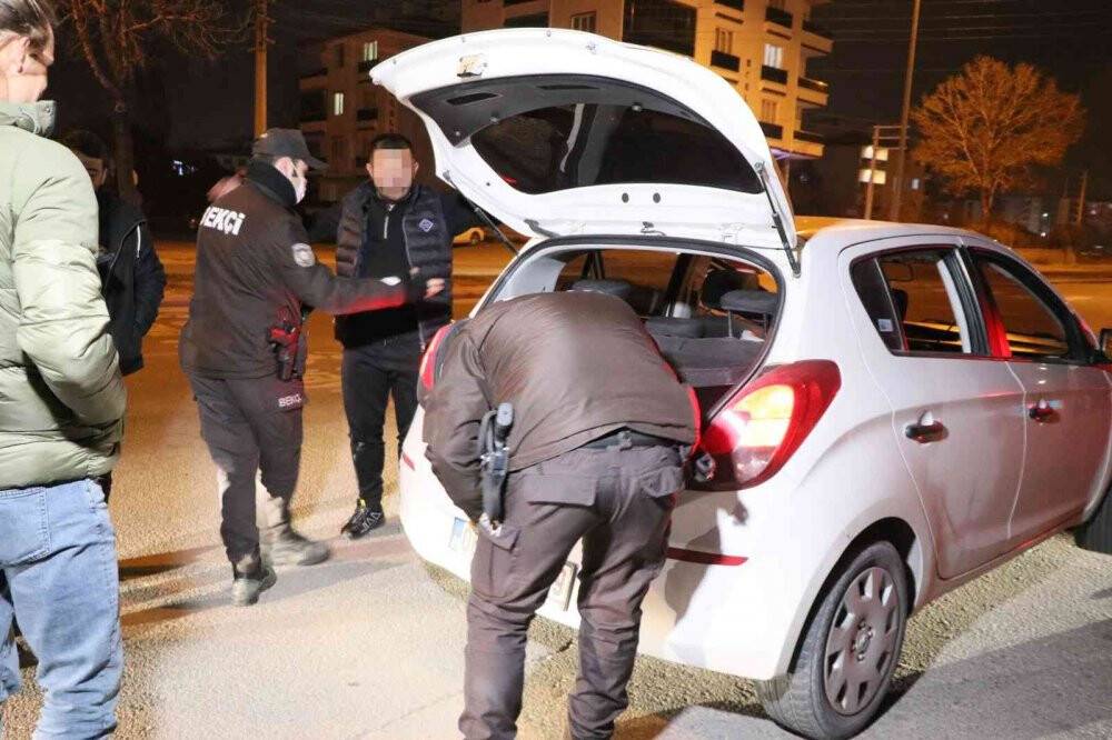 Aksaray’da araç ve şahıslar didik didik arandı