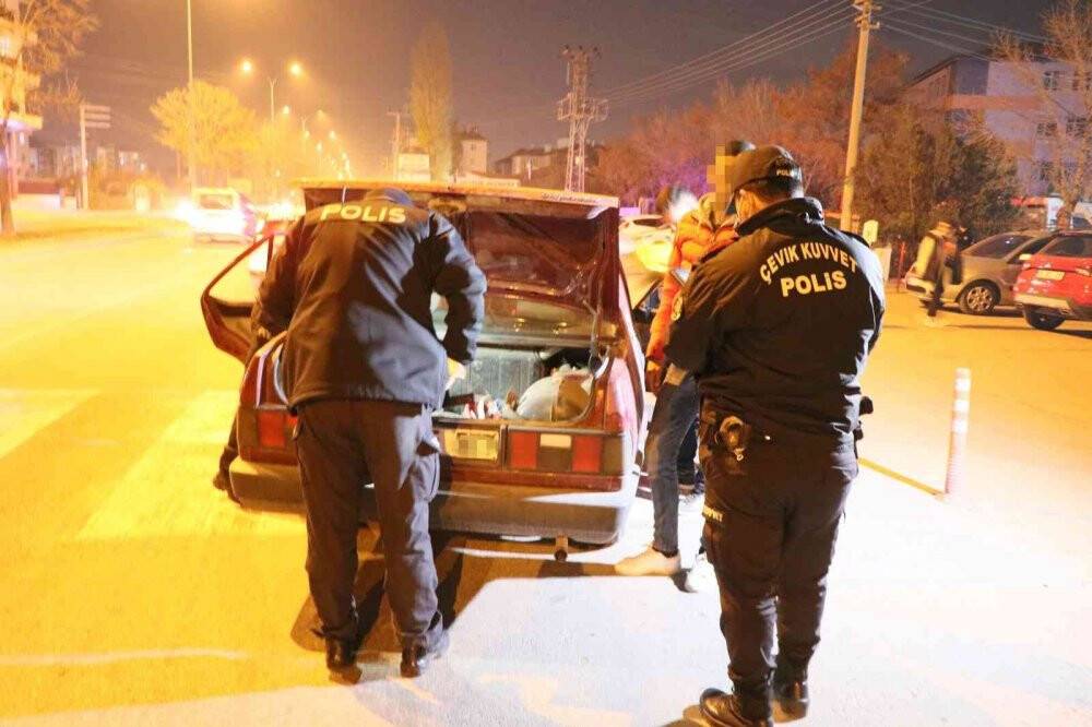 Aksaray’da araç ve şahıslar didik didik arandı