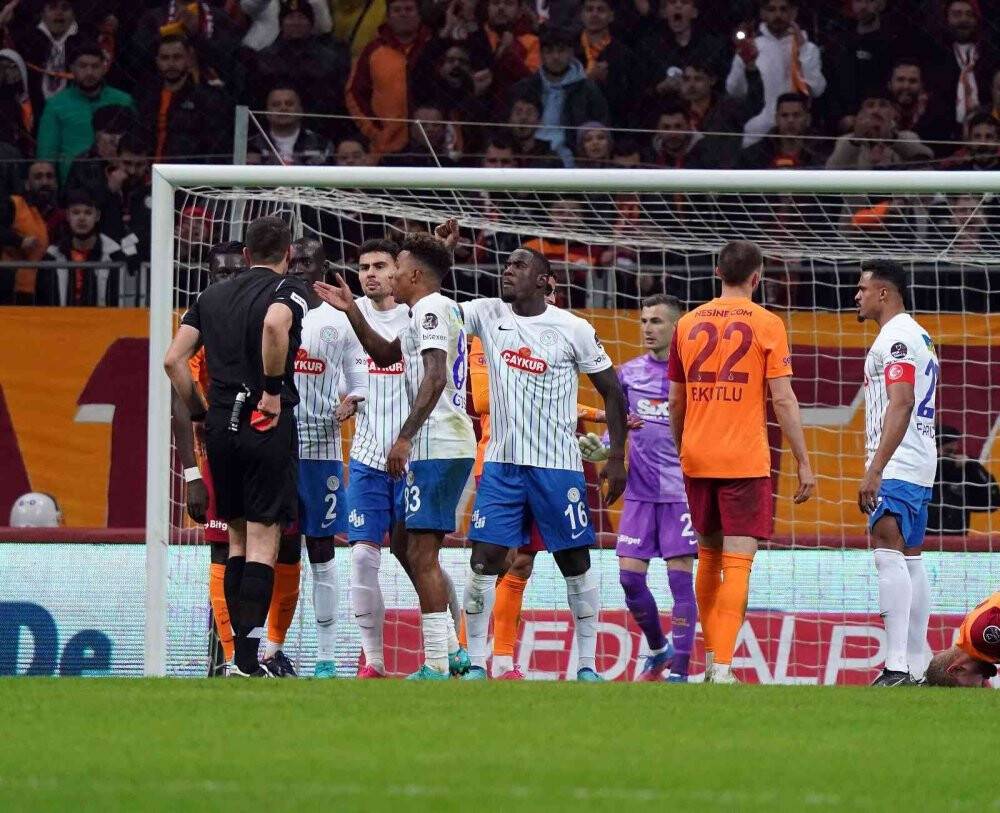 Spor Toto Süper Lig: Galatasaray: 4 - Çaykur Rizespor: 2 (Maç sonucu)