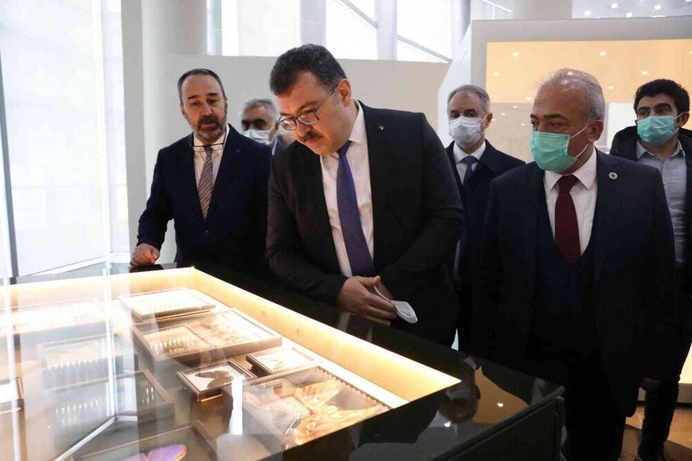 TÜBİTAK Başkanı Mandal, Atatürk Üniversitesini ziyaret etti