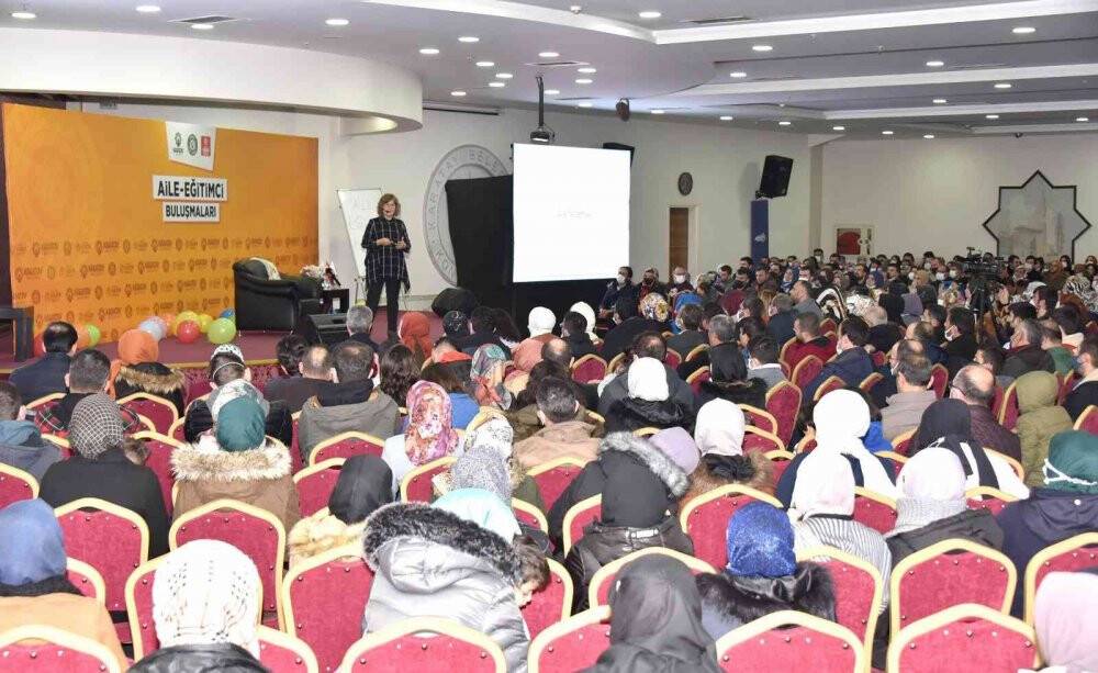 Karatay’da “Aile-Eğitimci Buluşmaları” sürüyor