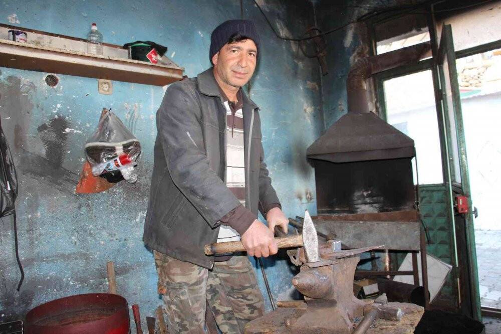 Zeytin ve zeytinyağı fiyatları artınca el yapımı tarım aletleri de kıymete bindi