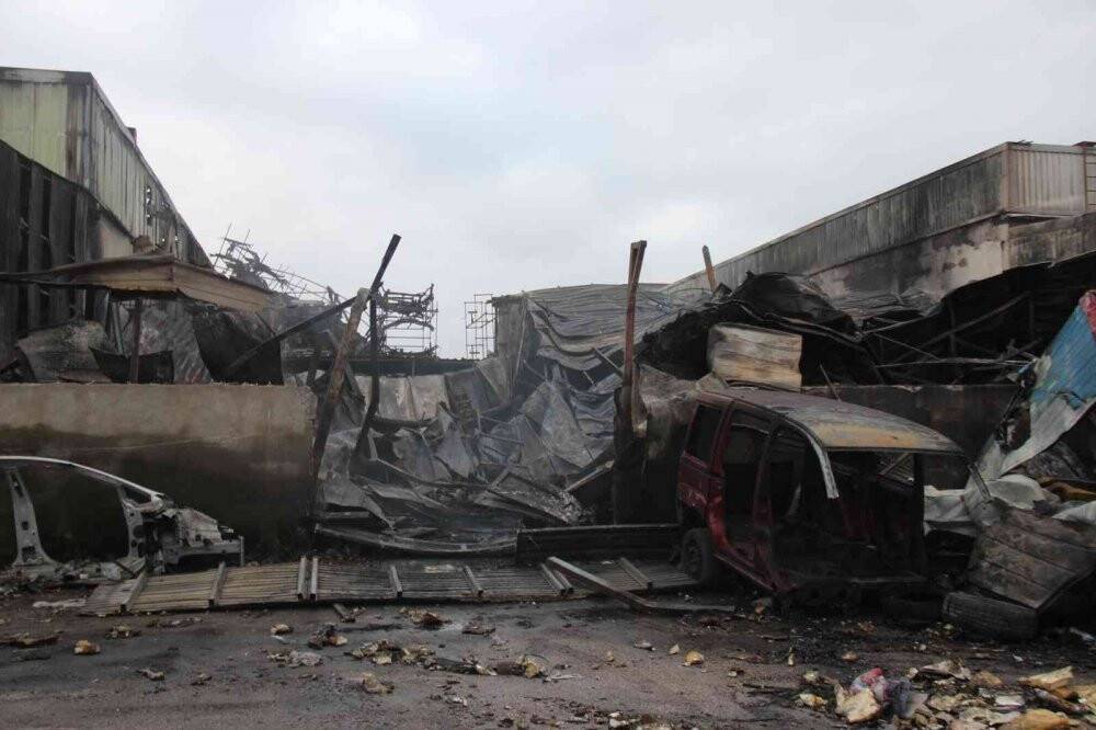 7 iş yerinin yandığı felaketin boyutu gündüz görüntülendi