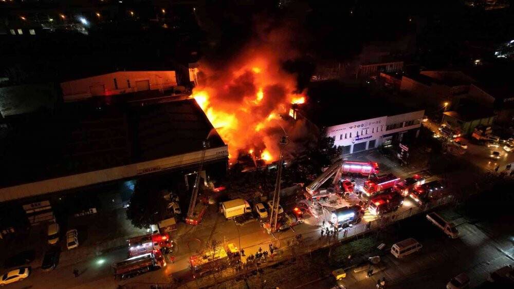 7 iş yerinin yandığı felaketin boyutu gündüz görüntülendi