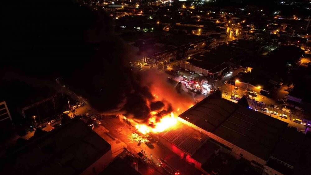 7 iş yerinin yandığı felaketin boyutu gündüz görüntülendi