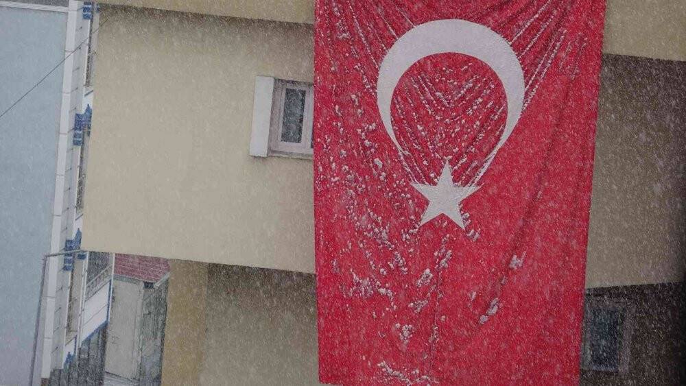 Ardahan güne karla uyandı