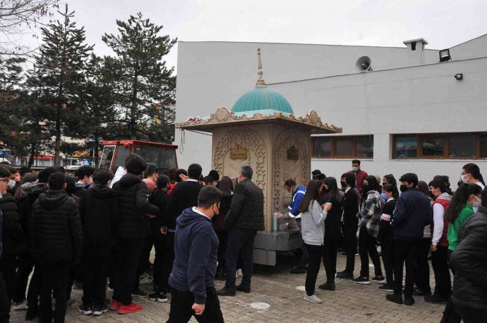 Başkan Akkaya gençlerle buluşmayı sürdürüyor