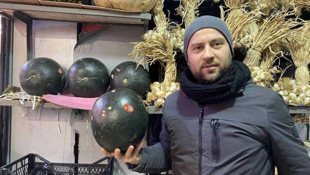 Karpuz tezgaha düştü, fiyatı dudak uçuklattı