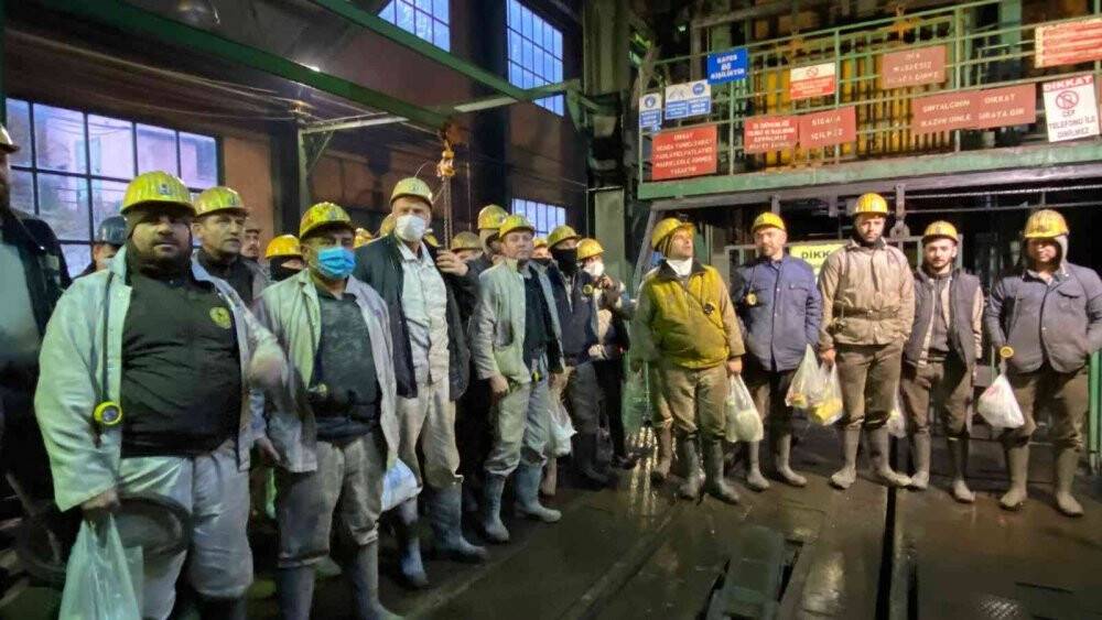 30 yıl önceki faciada şehit düşen 263 madenci dualarla anıldı