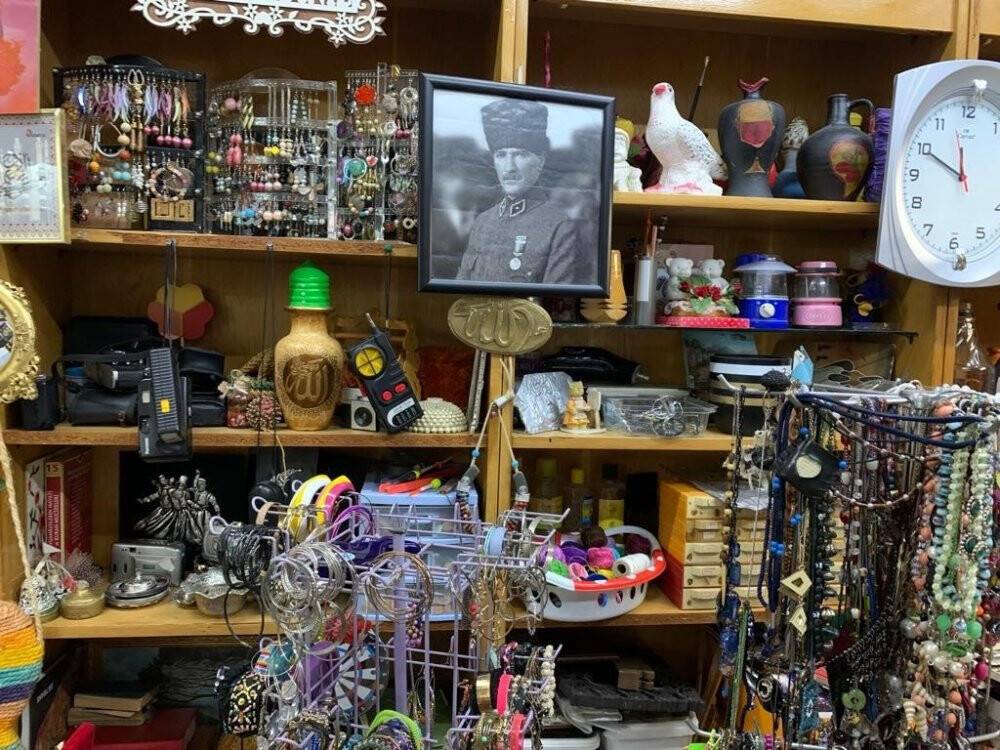 35 yıl hem kaptanlık hem de antikacılık yaptı