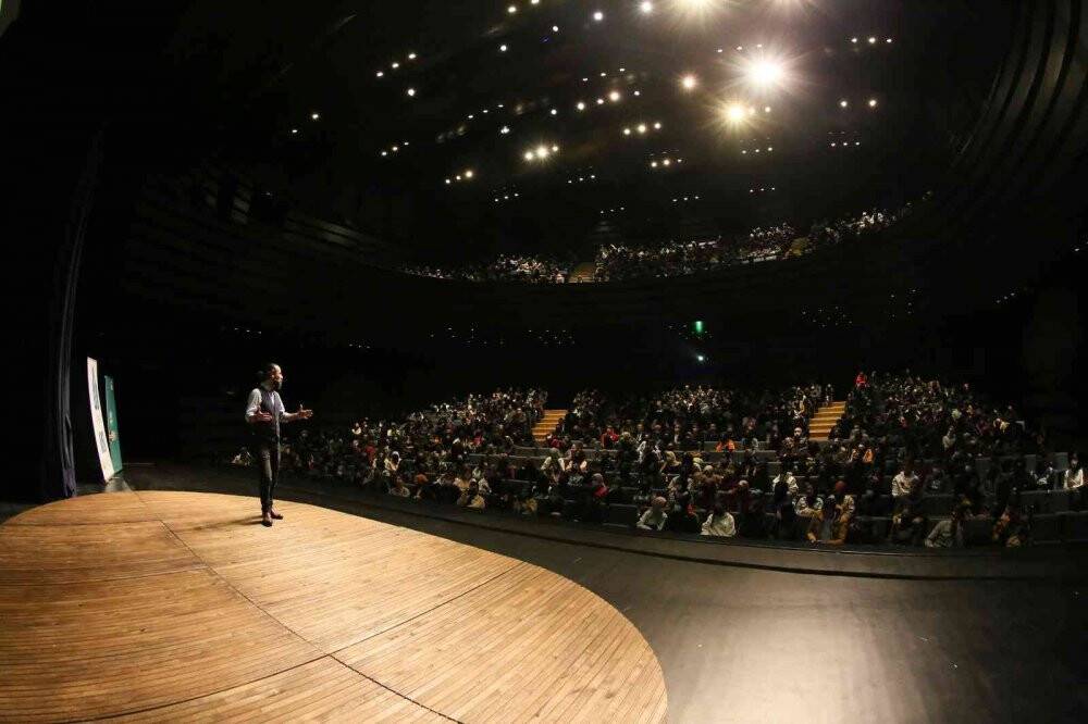 Konya Büyükşehir tiyatro oyunlarıyla öğrencilerin gelişimine katkı sağlıyor