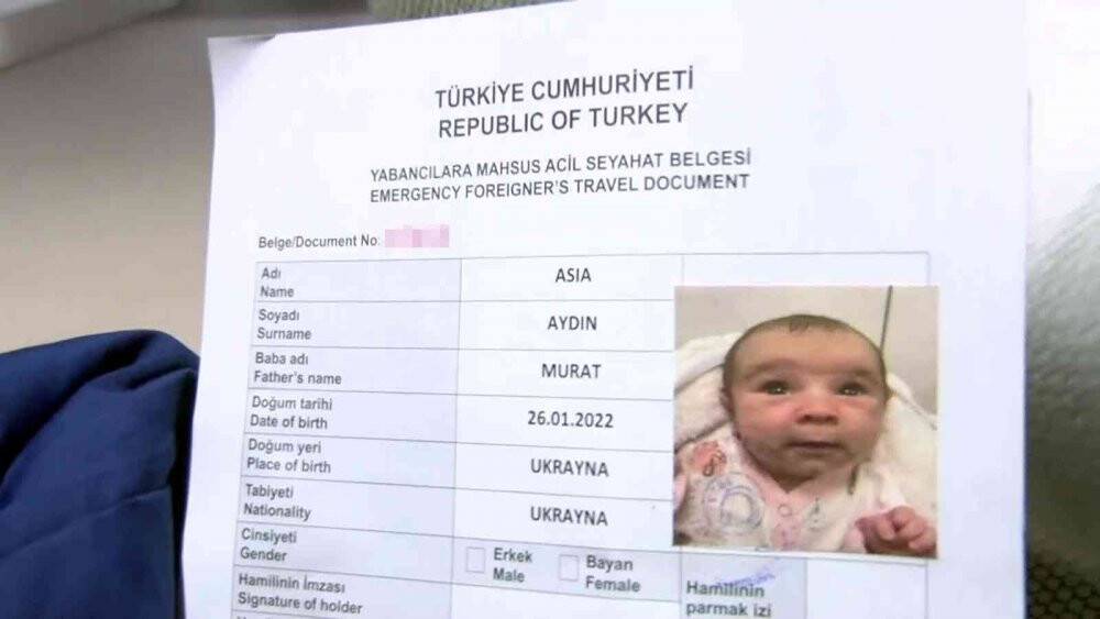 Savaştan üç saat önce doğan bebek ailesiyle birlikte yurda döndü