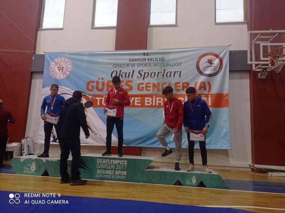 SEM güreş sporcuları Samsun’dan derecelerle döndü