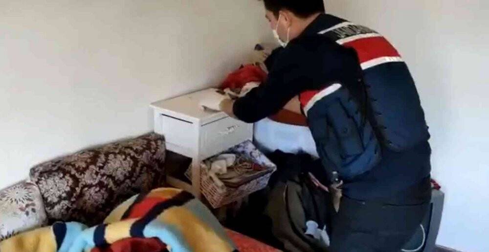 5 mahalleye dadanan kablo hırsızı jandarmaya takıldı