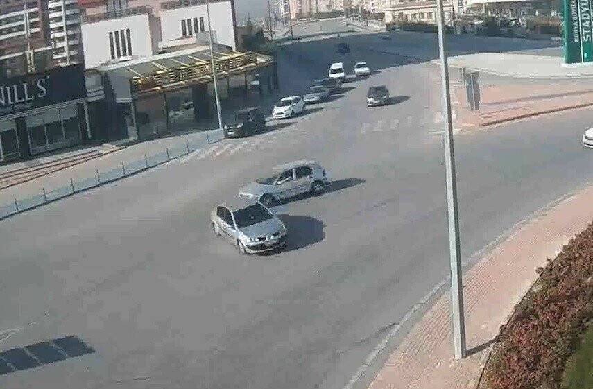 Konya’da facianın eşiğinden dönülen kazalar kamerada