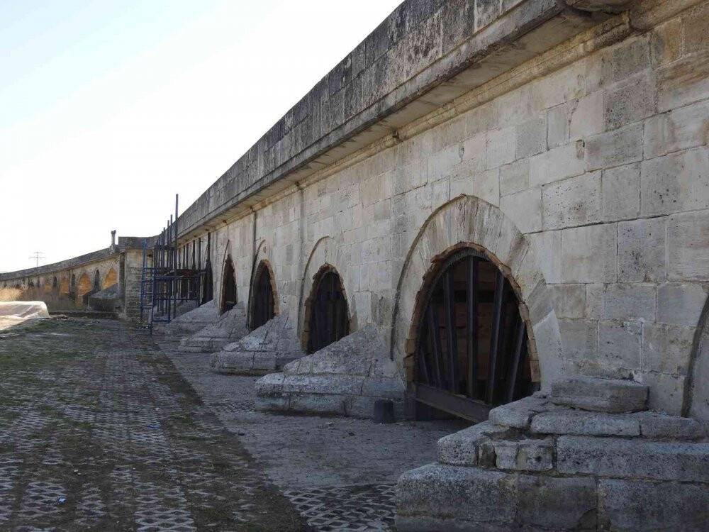 Dünyanın en uzun taş köprüsü Uzunköprü’de çalışmalar hızla ilerliyor