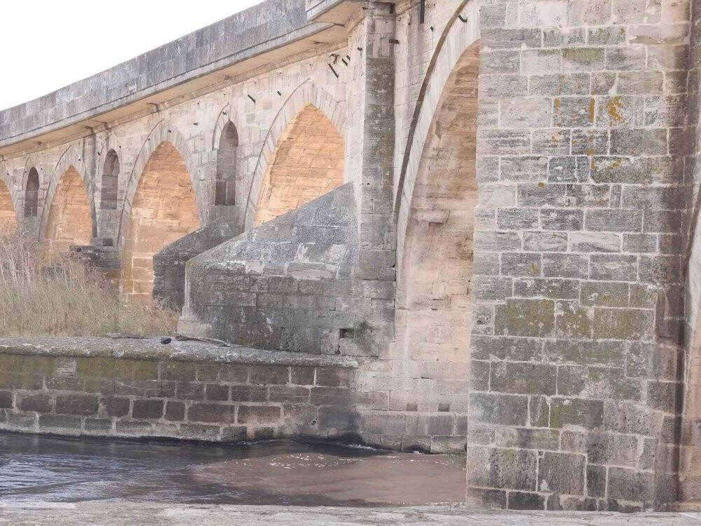 Dünyanın en uzun taş köprüsü Uzunköprü’de çalışmalar hızla ilerliyor