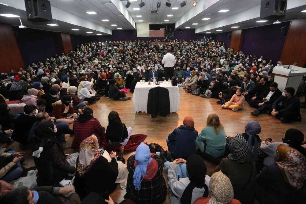 Samsun’da Hayati İnanç’ın konferansına yoğun ilgi