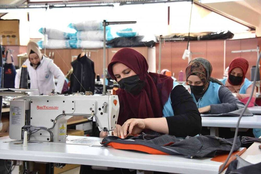 Başkan Altay: “KOMEK’te üretilen her üründe kadınların emeği var”