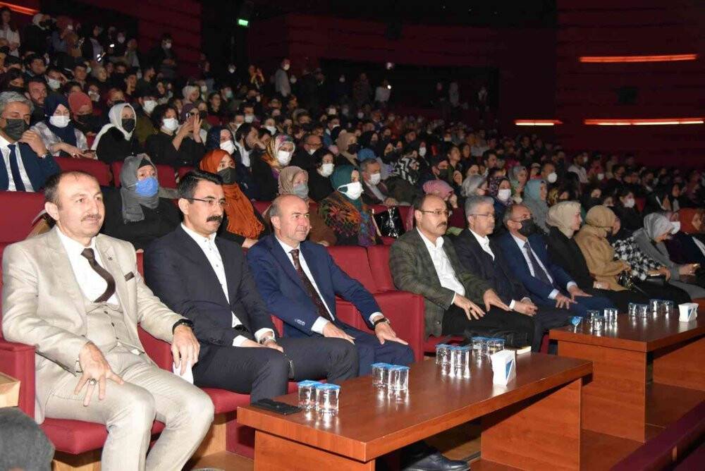 İlber Ortaylı, Konya'da Türk Kadınını anlattı