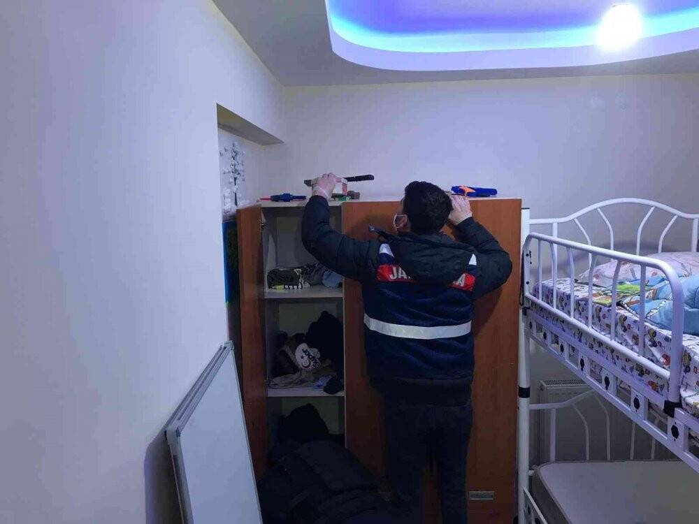 20 kişinin gözaltına alındığı DEAŞ operasyonunun detayları belli oldu
