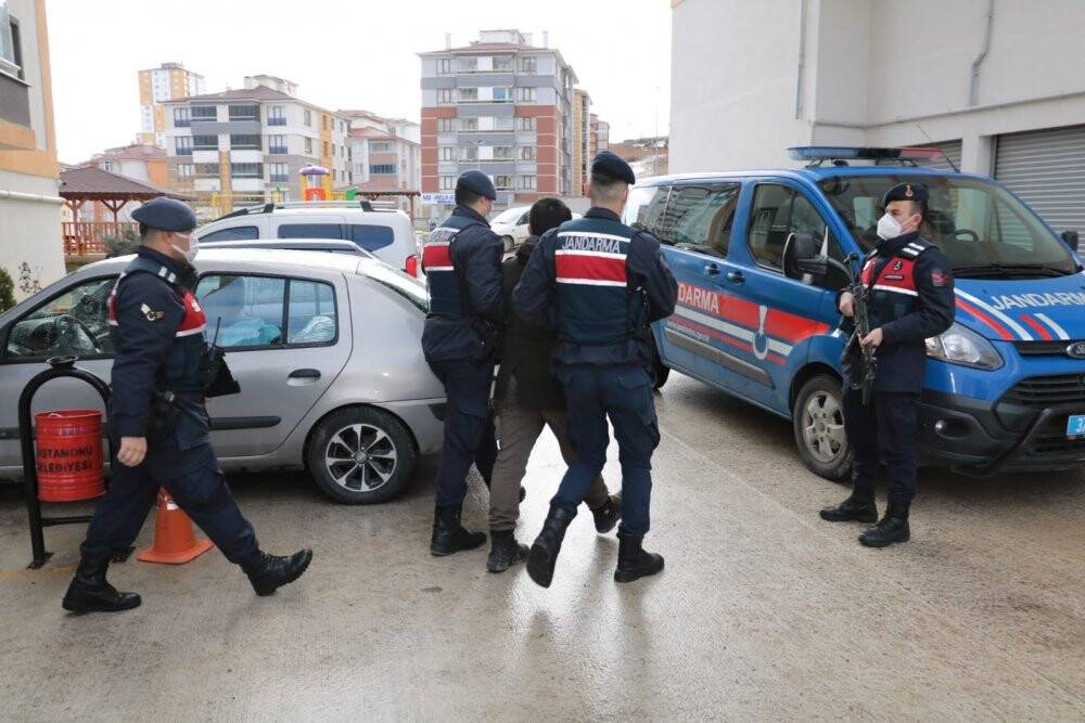 20 kişinin gözaltına alındığı DEAŞ operasyonunun detayları belli oldu