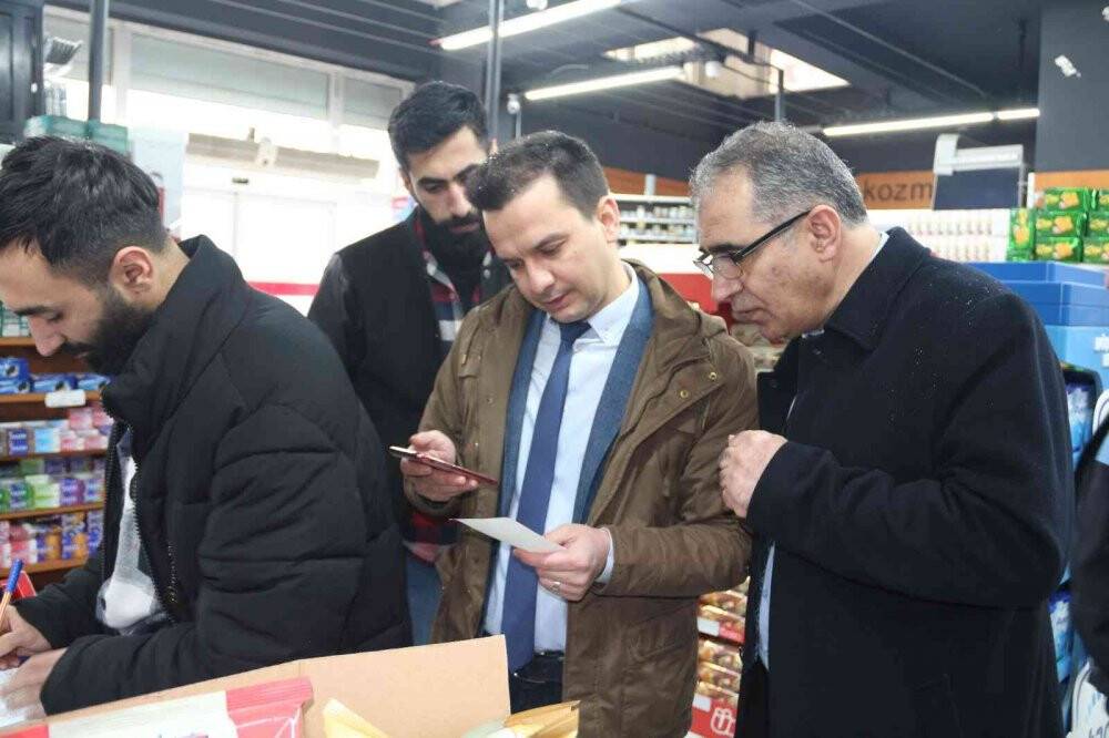 Tatvan’da marketler denetlendi