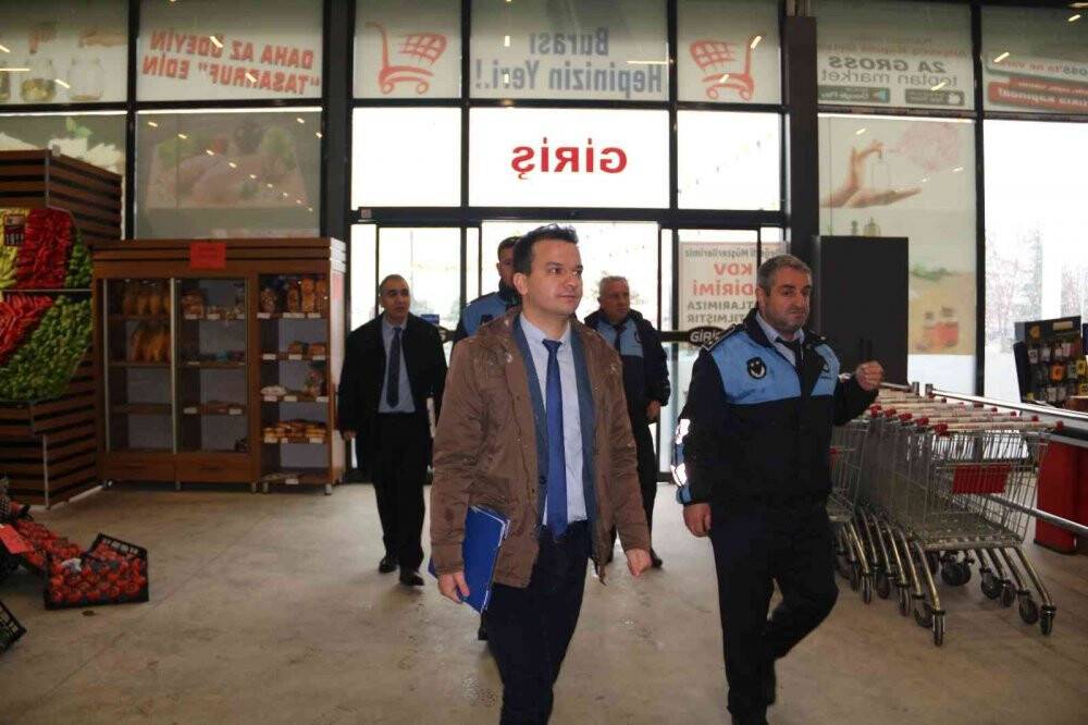 Tatvan’da marketler denetlendi