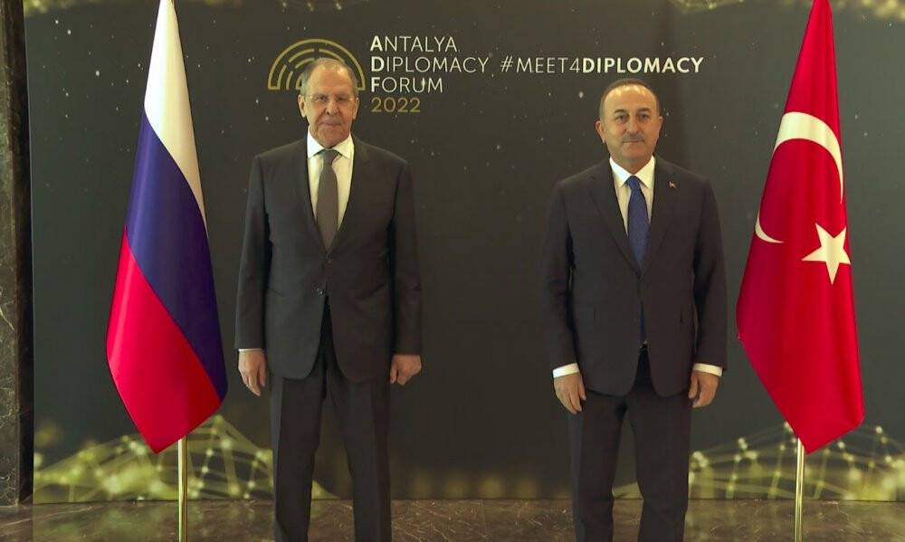 Antalya’da üçlü dışişleri bakanları toplantısı başladı