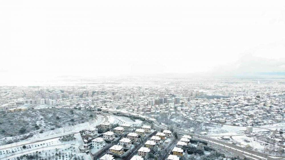 İstanbul’a etkili olan kar yağışı havadan görüntülendi