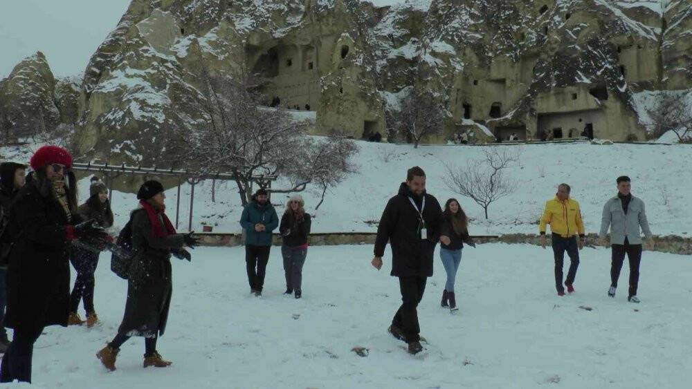 Kapadokya beyaza büründü