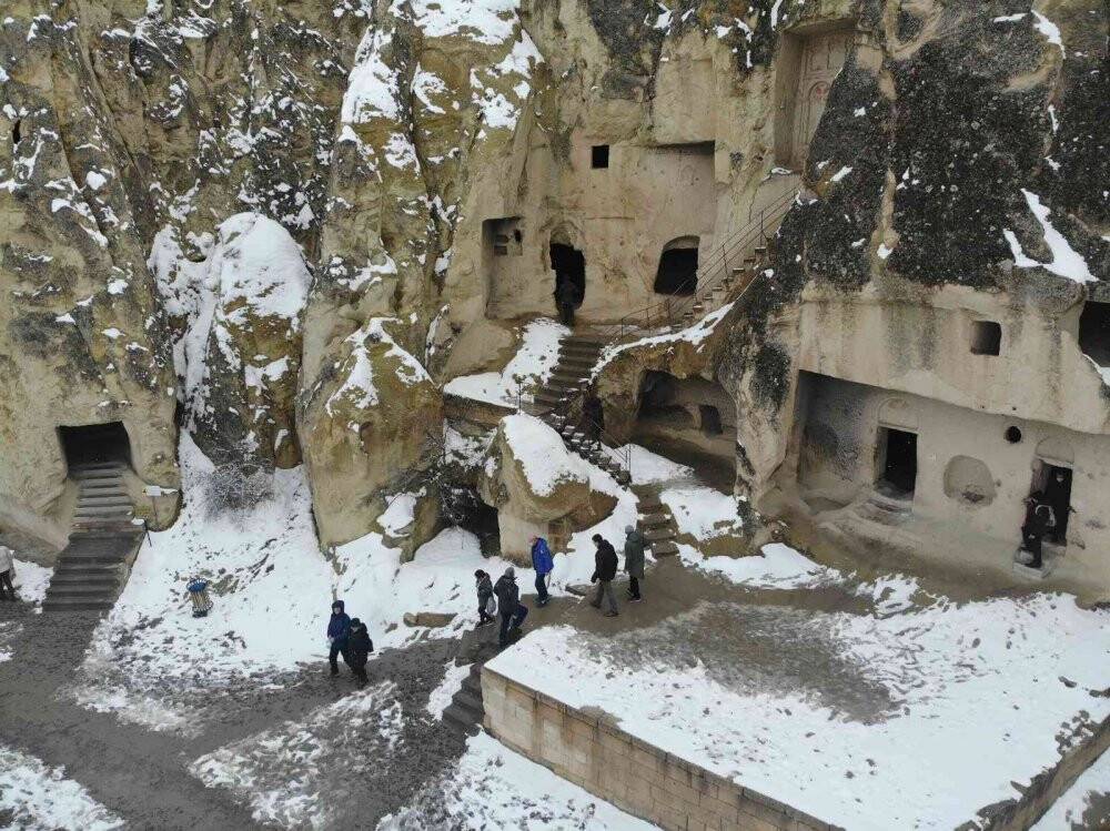 Kapadokya beyaza büründü