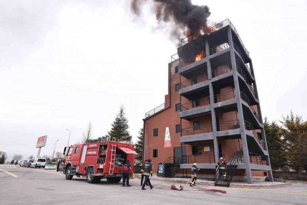Konya Büyükşehir itfaiyesi farklı ülkelerden itfaiyecilere eğitim veriyor