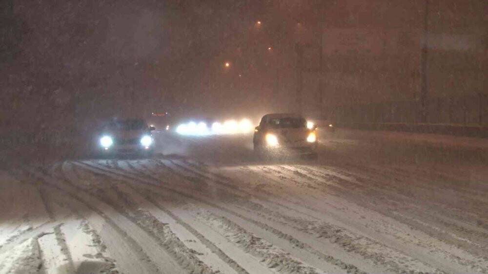 Üsküdar D-100 karayolu kara teslim oldu, sürücüler zor anlar yaşadı
