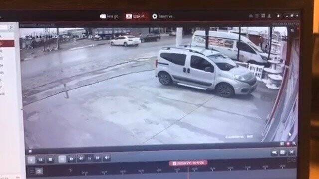 Buzda araçların dansı...O anlar kamerada