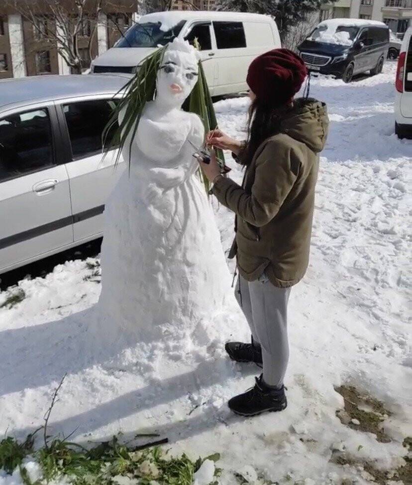 Eyüpsultan’da kardan kadına makyaj yaptılar